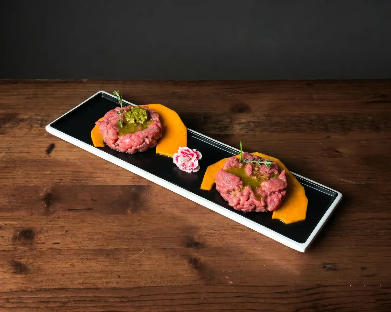 Tartare con tartufo nero o con pistacchio di Bronte
